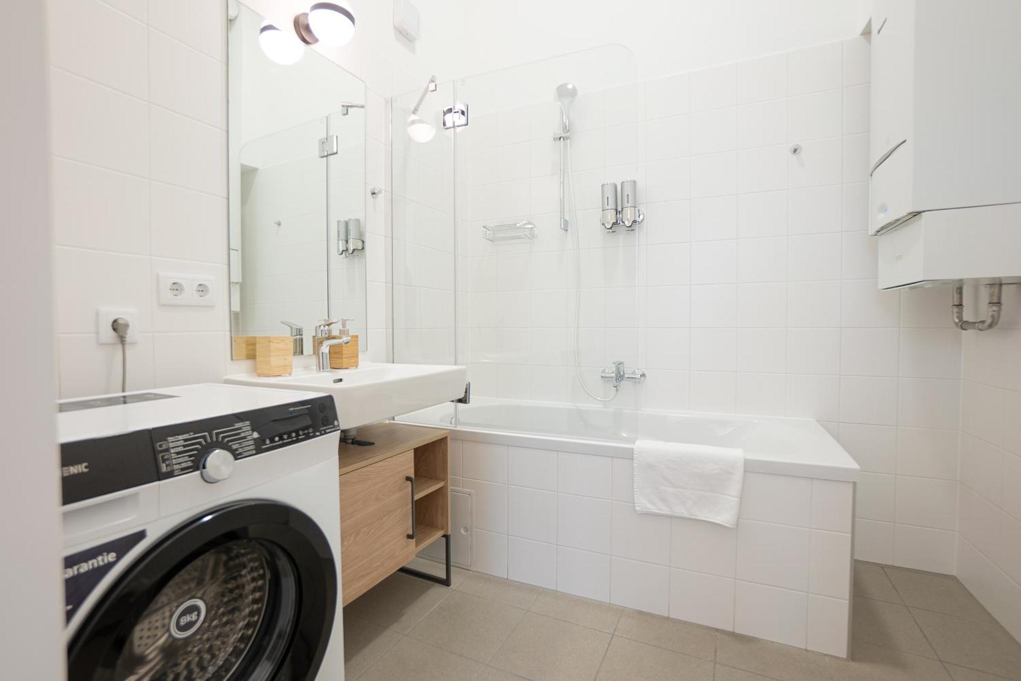 Vibrant 107 M2 Flat In The City Center Wien Exteriör bild
